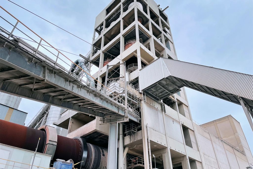 Holcim / Klinkerförderturm